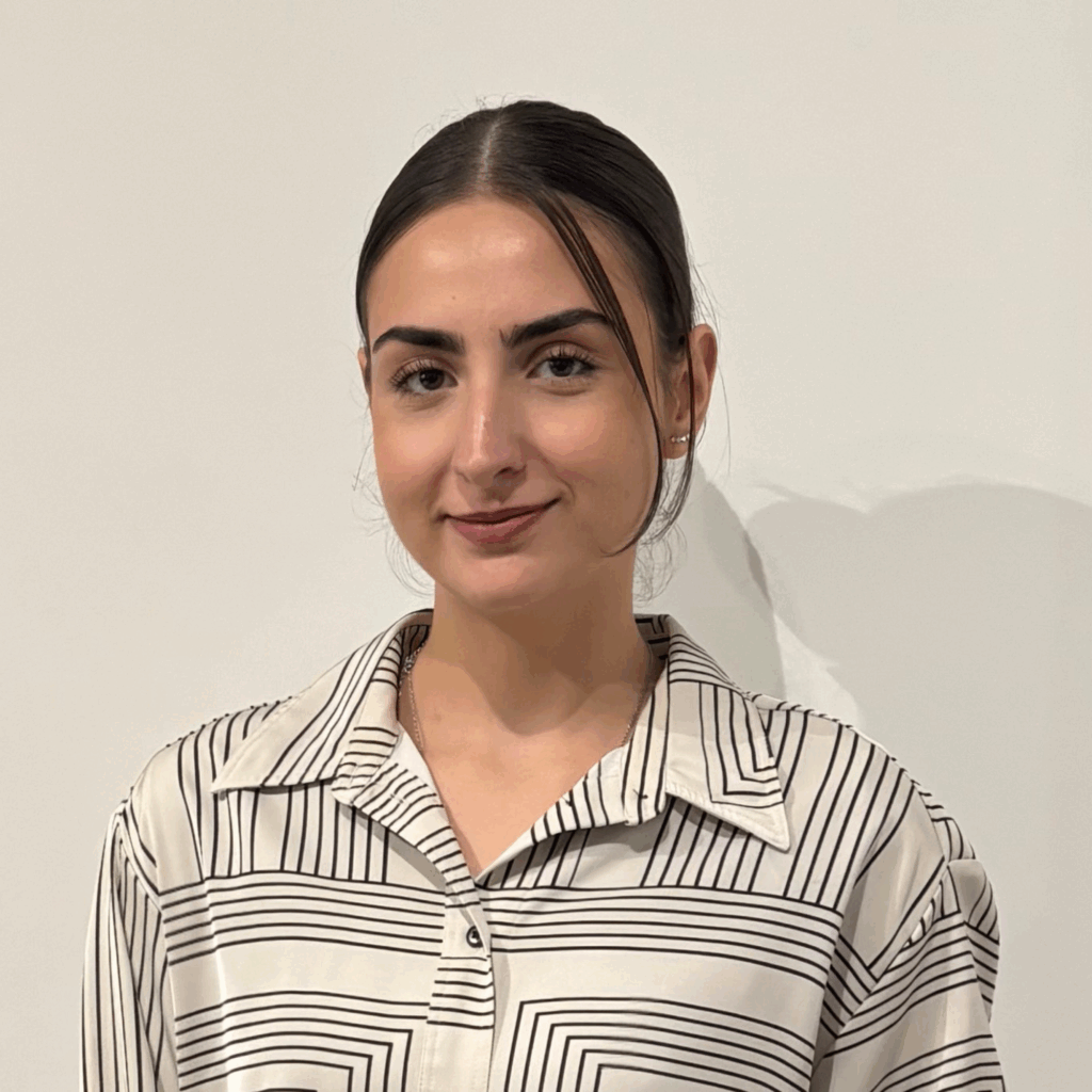 Medine Fatma Albayrak portret new